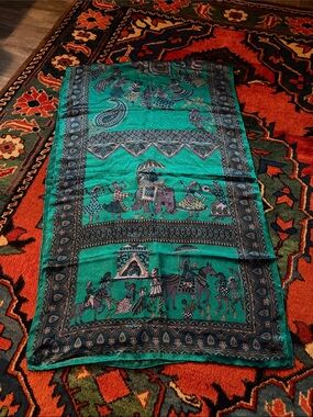 Vintage 100% Silk Mughal procession Motif Scarf